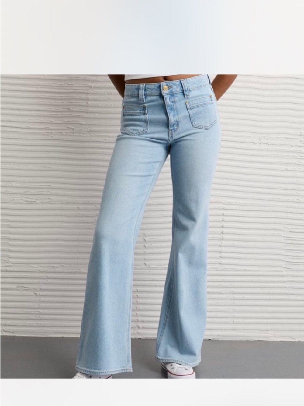 American Eagle High Waisted Flare Jeans size 4 short NWT❤️❤️❤️